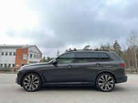 begagnad BMW X7 M60i xDrive M Sport Kolfiber 7 Sits Leasbar MAXUTRUST