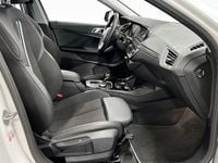 Begagnad BMW 118 Sport Line 136 HK (100 kW) 2023 Halvkombi