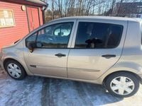 Begagnad Renault Modus 98 HK (72 kW) 2006 Minibuss