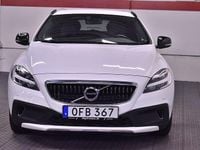 Begagnad Volvo V40 Momentum 150 HK (110 kW) 2017 Vit Halvkombi
