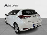 Begagnad Toyota Auris Hybrid Edition 136 HK (100 kW) 2017 Vit Halvkombi