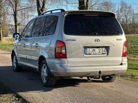 Begagnad Hyundai Trajet 136 HK (100 kW) 2003 Silver Minibuss