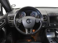 begagnad VW Touareg 3.0 V6 TDI 4M Aut R-Line Navi Drag D-Värm 262hk