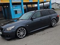 Begagnad BMW 525 197 HK (144 kW) 2009 Platina grå Kombi