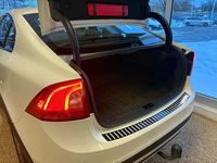 Begagnad Volvo S60 CC Standard 150 HK (110 kW) 2017 Vit Sedan