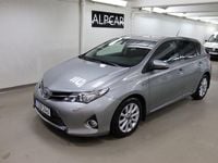 Begagnad Toyota Auris Hybrid Executive 136 HK (100 kW) 2014 Grå Halvkombi