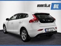Begagnad Volvo V40 Momentum 177 HK (130 kW) 2014 Vit Halvkombi