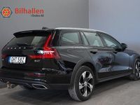 Begagnad Volvo V60 CC Momentum 197 HK (144 kW) 2021 Svart Kombi