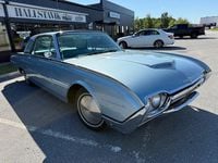 Begagnad Ford V8 305 HK (224 kW) 1962 Ljusblå Sportkupé