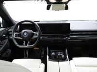 Begagnad BMW 550e Comfort Edition 490 HK (360 kW) 2023 Tanzanite blå Sedan