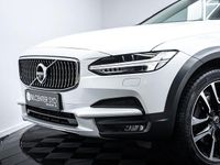 Begagnad Volvo V90 CC Momentum 190 HK (139 kW) 2018 Vit Kombi