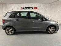 begagnad Mercedes B200 Turbo PANORAMA GPS PARKERINGSASSISTANS MANUELL