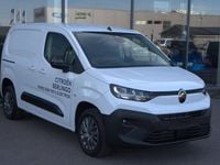 Begagnad Citroën Berlingo Business Class 131 HK (96 kW) 2024 Vit Minibuss