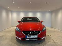Begagnad Volvo V40 Kinetic 122 HK (89 kW) 2016 Röd Halvkombi