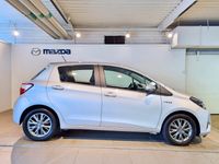 begagnad Toyota Yaris Hybrid e-CVT Backkamera Parkeringssensor (101)