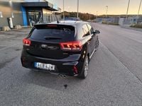 Begagnad Kia Rio GT-Line 120 HK (88 kW) 2020 Svart Halvkombi