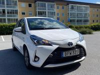 Begagnad Toyota Yaris Hybrid 101 HK (74 kW) 2020