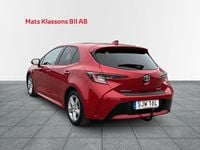 Begagnad Toyota Corolla Hybrid Style 124 HK (91 kW) 2019 Röd Halvkombi