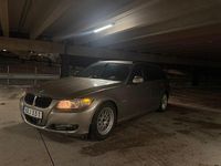 Begagnad BMW 318 143 HK (105 kW) 2010 Kombi