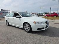 Begagnad Volvo V70 Kinetic 109 HK (80 kW) 2010 Vit Kombi