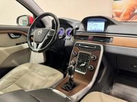 Begagnad Volvo V70 Summum 116 HK (85 kW) 2012 Röd Kombi