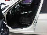 begagnad BMW 330e iPerformance M-Sport Glastaklucka Aktiv Fartpilot hk Navi