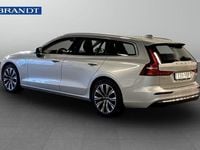 Begagnad Volvo V60 Core 355 HK (261 kW) 2023 Silver Kombi