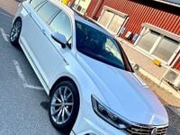 Begagnad VW Passat 280 HK (205 kW) 2017 Pärlemovit