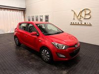 Begagnad Hyundai i20 Select 84 HK (61 kW) 2012 Röd Halvkombi
