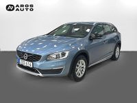 Begagnad Volvo V60 CC Standard 190 HK (139 kW) 2018 Blå Kombi