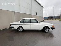 Begagnad Volvo 240 155 HK (114 kW) 1983 Vit Sedan
