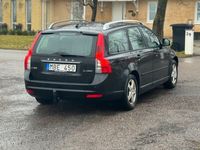 begagnad Volvo V50 D2 CLASSIC | SKINN | DRAG | NYBES | FULLSERVAD