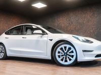 begagnad Tesla Model 3 Long Range AWD | MOMS | Vit klädsel | Värmepump