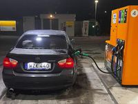 Begagnad BMW 330 258 HK (189 kW) 2006 Black sapphire metallic Sedan