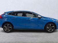 Begagnad Volvo V40 R-Design 121 HK (88 kW) 2016 Blå Halvkombi