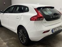 Begagnad Volvo V40 116 HK (85 kW) 2013 Vit Halvkombi