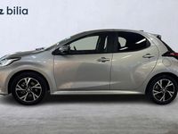 Begagnad Toyota Yaris Hybrid Active 117 HK (86 kW) 2025 Silver Halvkombi