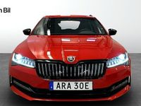 begagnad Skoda Superb iV Kombi Sportline 1,4 DSG Laddhybrid 2023, Kombi