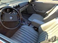 Begagnad Mercedes SL300 180 HK (132 kW) 1986 Mörkblå