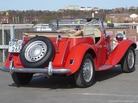 Begagnad MG TD 57 HK (41 kW) 1950 Röd Cab