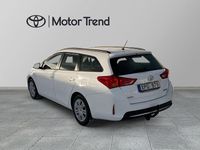 Begagnad Toyota Auris Touring Sports 133 HK (97 kW) 2013 Vit Kombi
