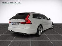 Begagnad Volvo V90 Momentum 190 HK (139 kW) 2018 Vit Kombi