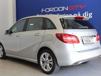 Begagnad Mercedes B200 136 HK (100 kW) 2018 Minibuss