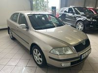 begagnad Skoda Octavia 1.6 MPI / KAMREMSBYTT /