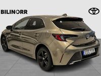 Begagnad Toyota Corolla Hybrid Style 141 HK (103 kW) 2024 Grön Halvkombi