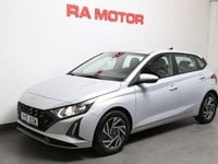 Begagnad Hyundai i20 Essential 101 HK (74 kW) 2024 Grå Halvkombi