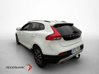 Begagnad Volvo V40 CC Momentum 152 HK (111 kW) 2019 Vit Kombi