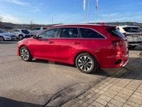 Begagnad Kia Ceed Advance 141 HK (103 kW) 2021 Röd Halvkombi