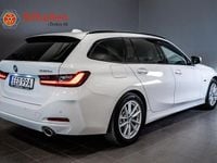 Begagnad BMW 330e Sport Line 184 HK (135 kW) 2022 Vit Kombi