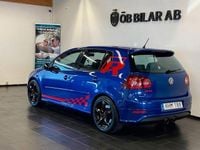 Begagnad VW Golf V R 251 HK (184 kW) 2007 Blå Halvkombi
